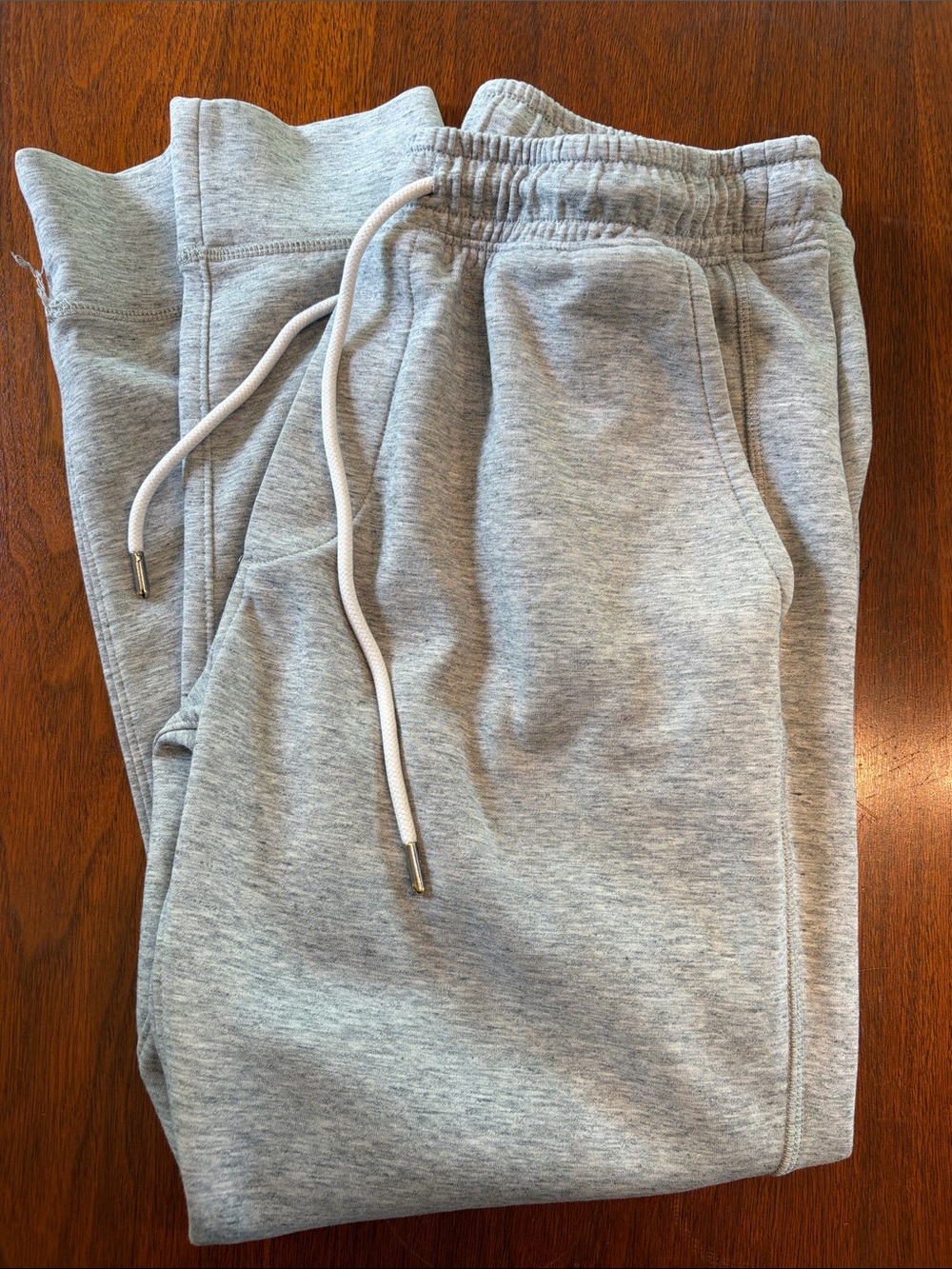 AE Men’s size medium Heather Gray Drawstring Jogger Sweatpants